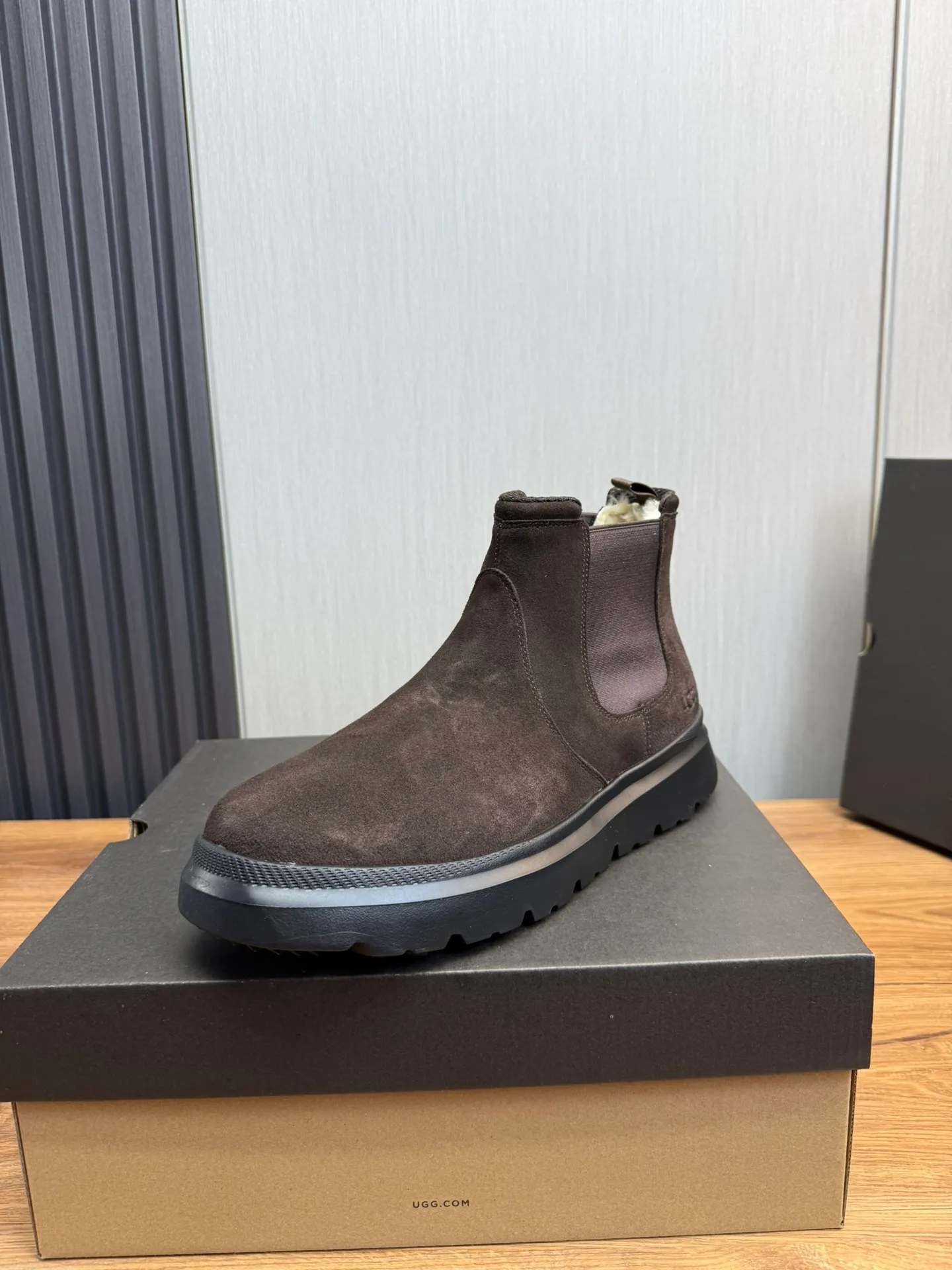 Men's shoes 💰480💰 [UGG] Hot winter warm boots 🐑Purely hand-stitched! Simple and stylish design, frosted cowhide➕Comfortable and warm wool➕UGG original outsole‼ ️Soft and comfortable to wear, good warmth retention, and excellent foot feel. Regular size 41-47